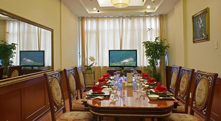 Huu Nghi Hotel Hai Phong Exteriör bild